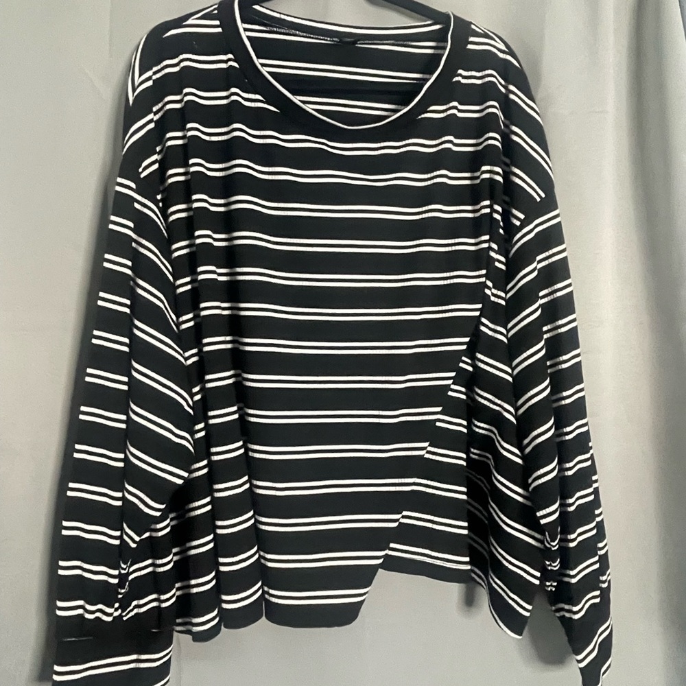 SHEIN Black and White Oversized Bishop Sleeve Hoodie